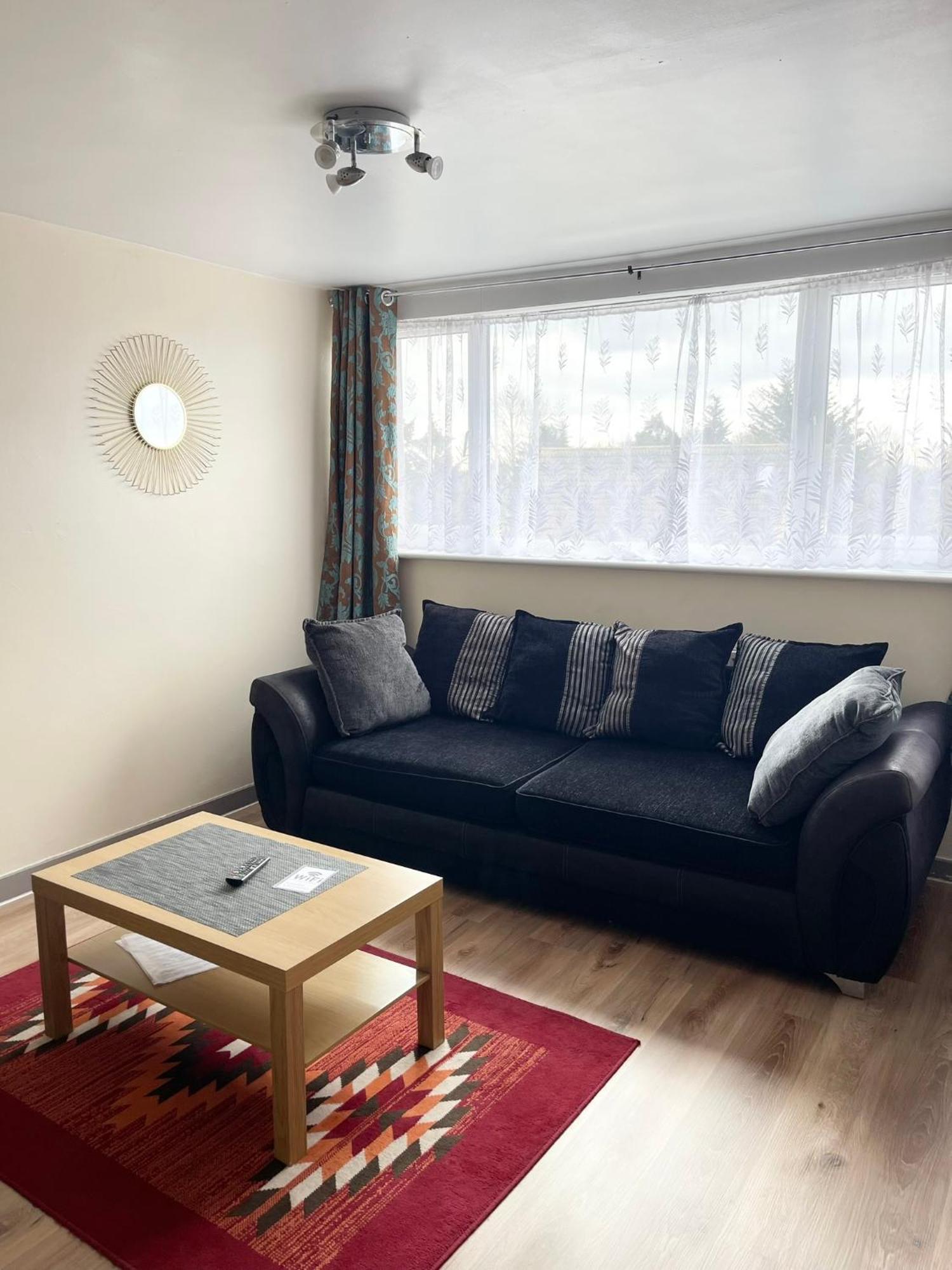 Apartment Penn Gardens Flat 1 - 2 - 3 & 4 Apartments Havering