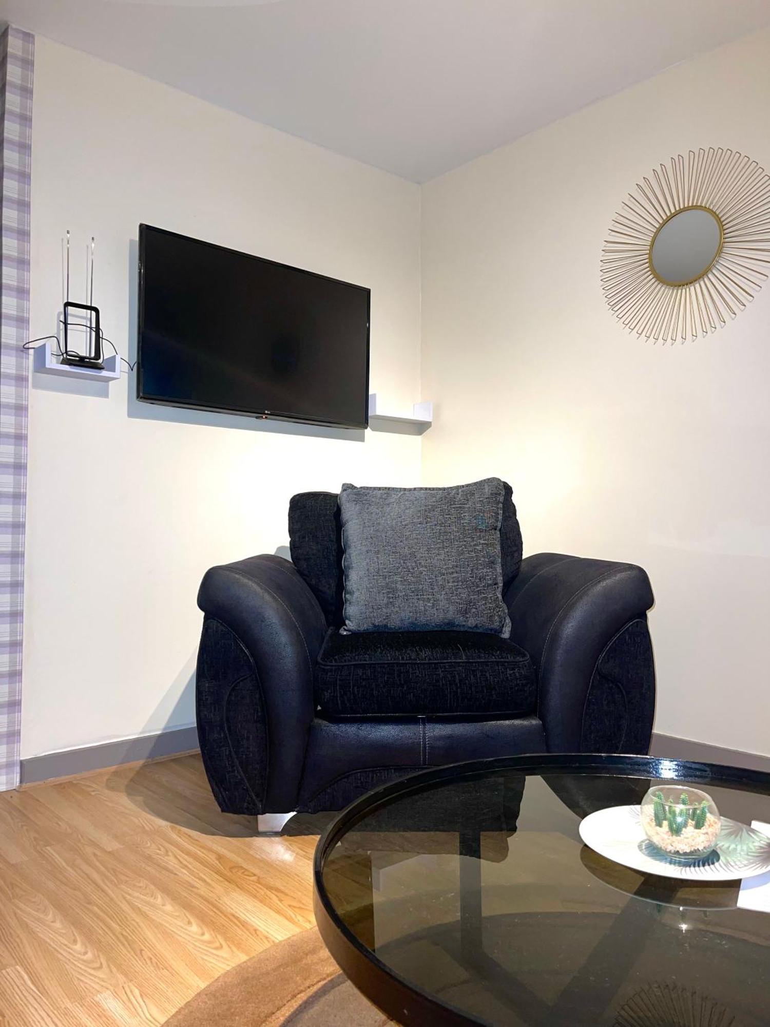 Penn Gardens Flat 1 - 2 - 3 & 4 Apartments *