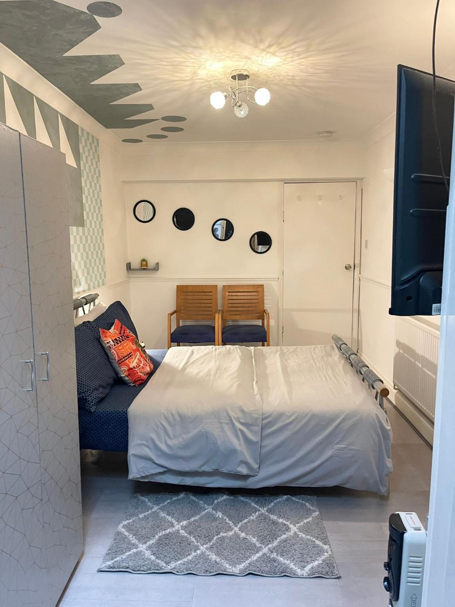 Penn Gardens Flat 1 - 2 - 3 & 4 Apartments *