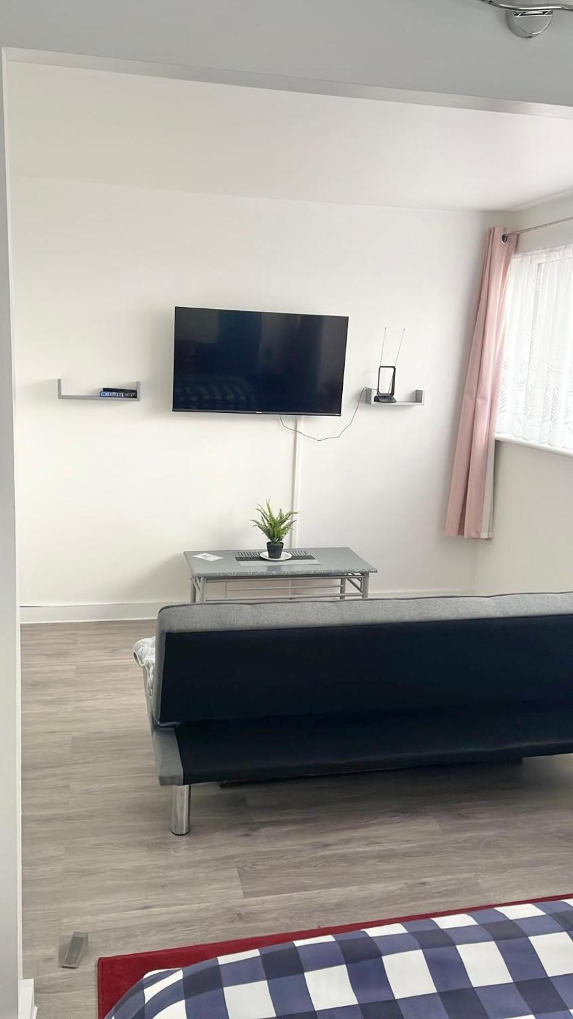 Penn Gardens Flat 1 - 2 - 3 & 4 Apartments