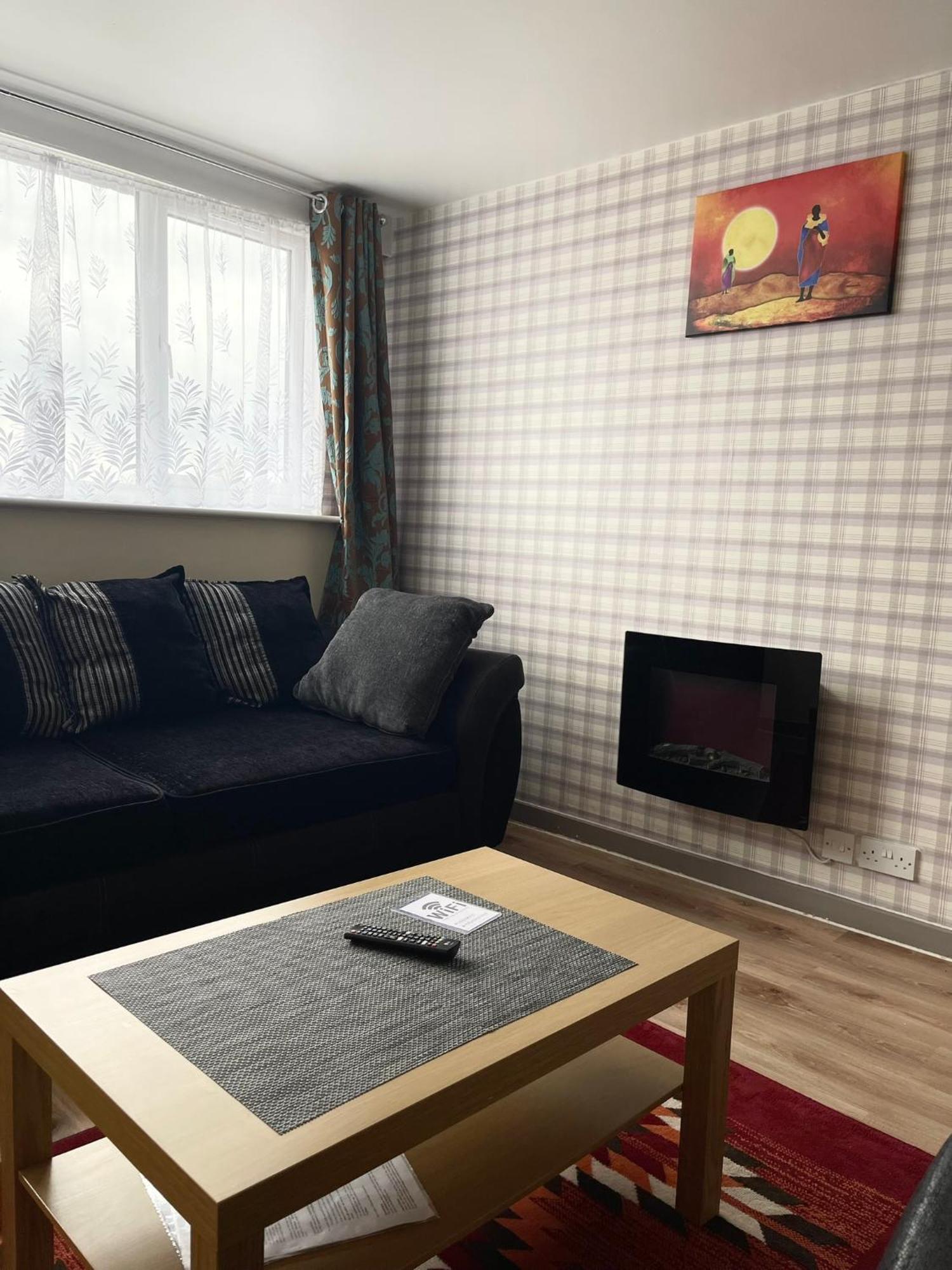 Penn Gardens Flat 1 - 2 - 3 & 4 Apartments *