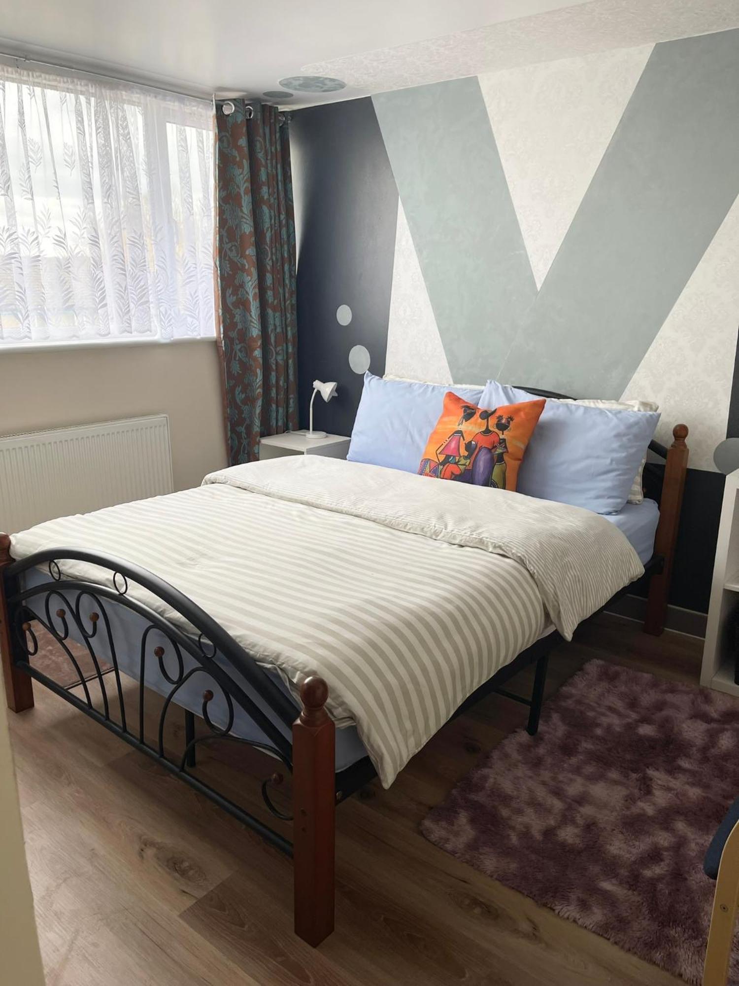 Penn Gardens Flat 1 - 2 - 3 & 4 Apartments Havering