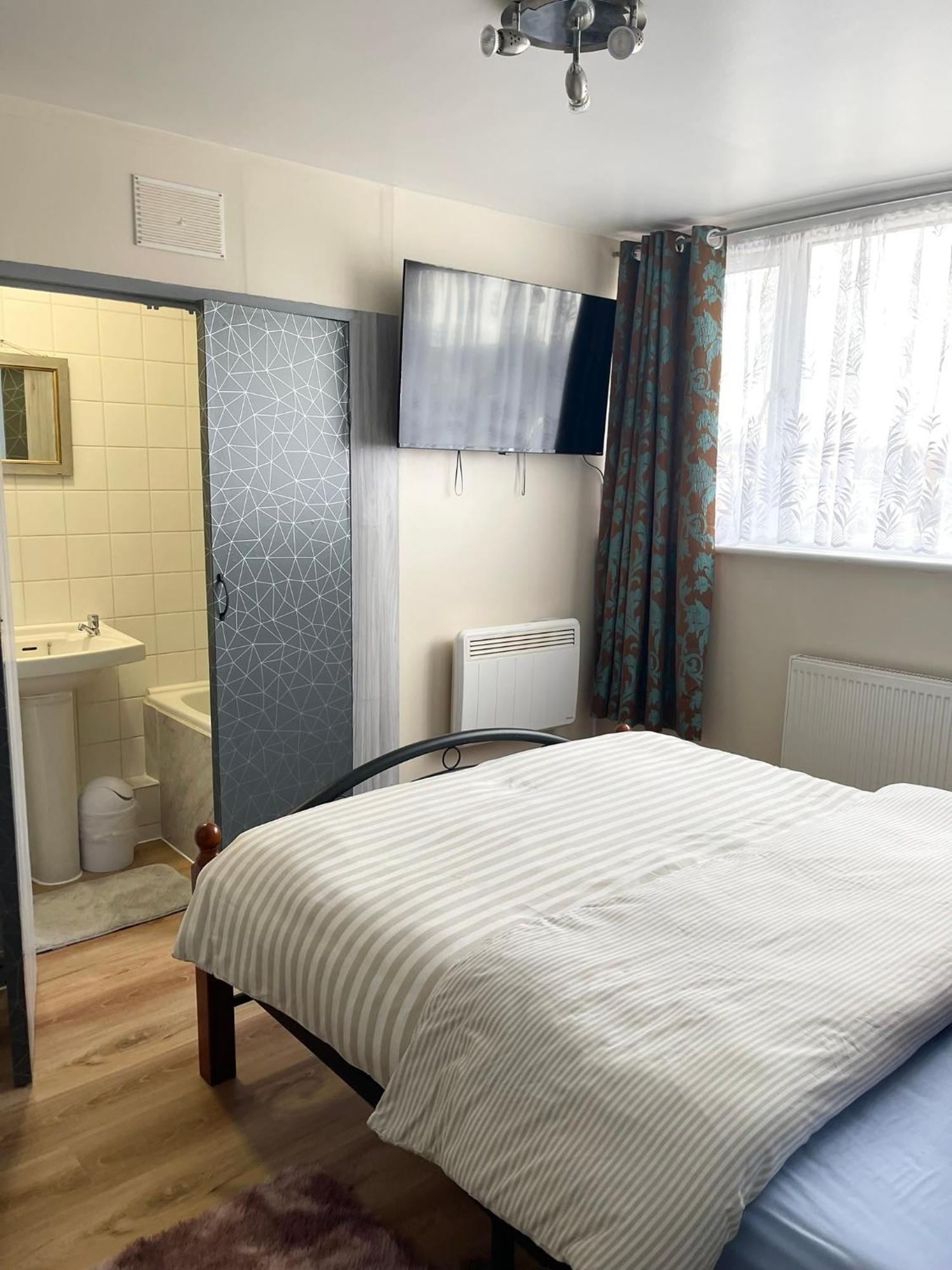 Apartment Penn Gardens Flat 1 - 2 - 3 & 4 Apartments *