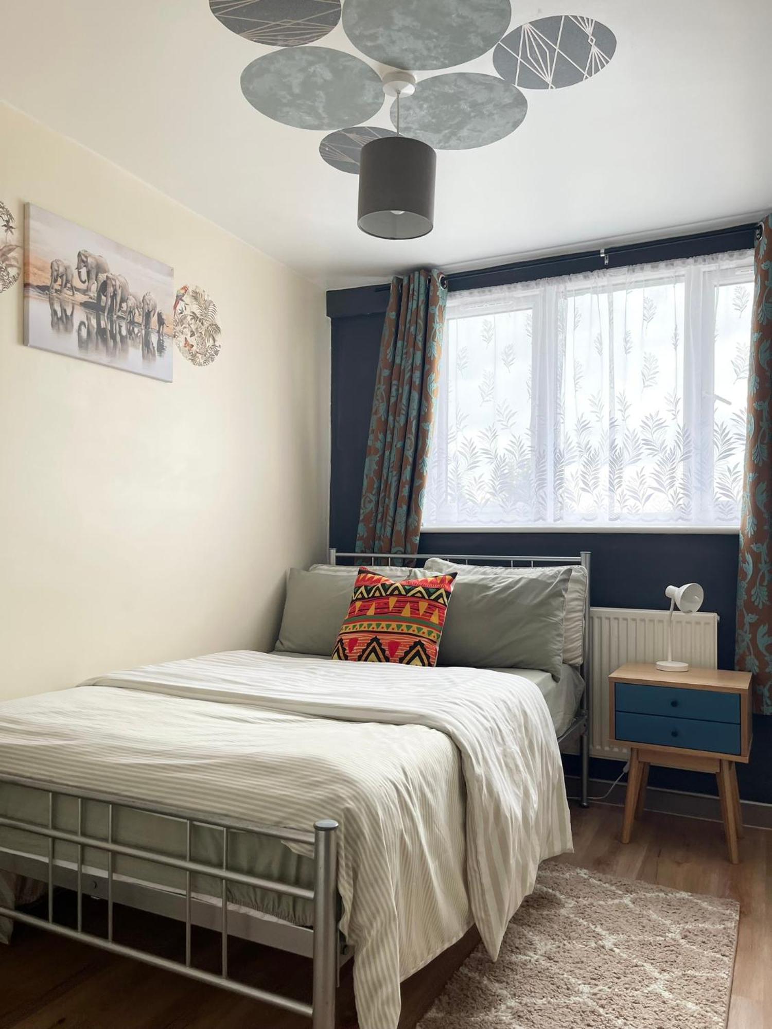 Penn Gardens Flat 1 - 2 - 3 & 4 Apartments *